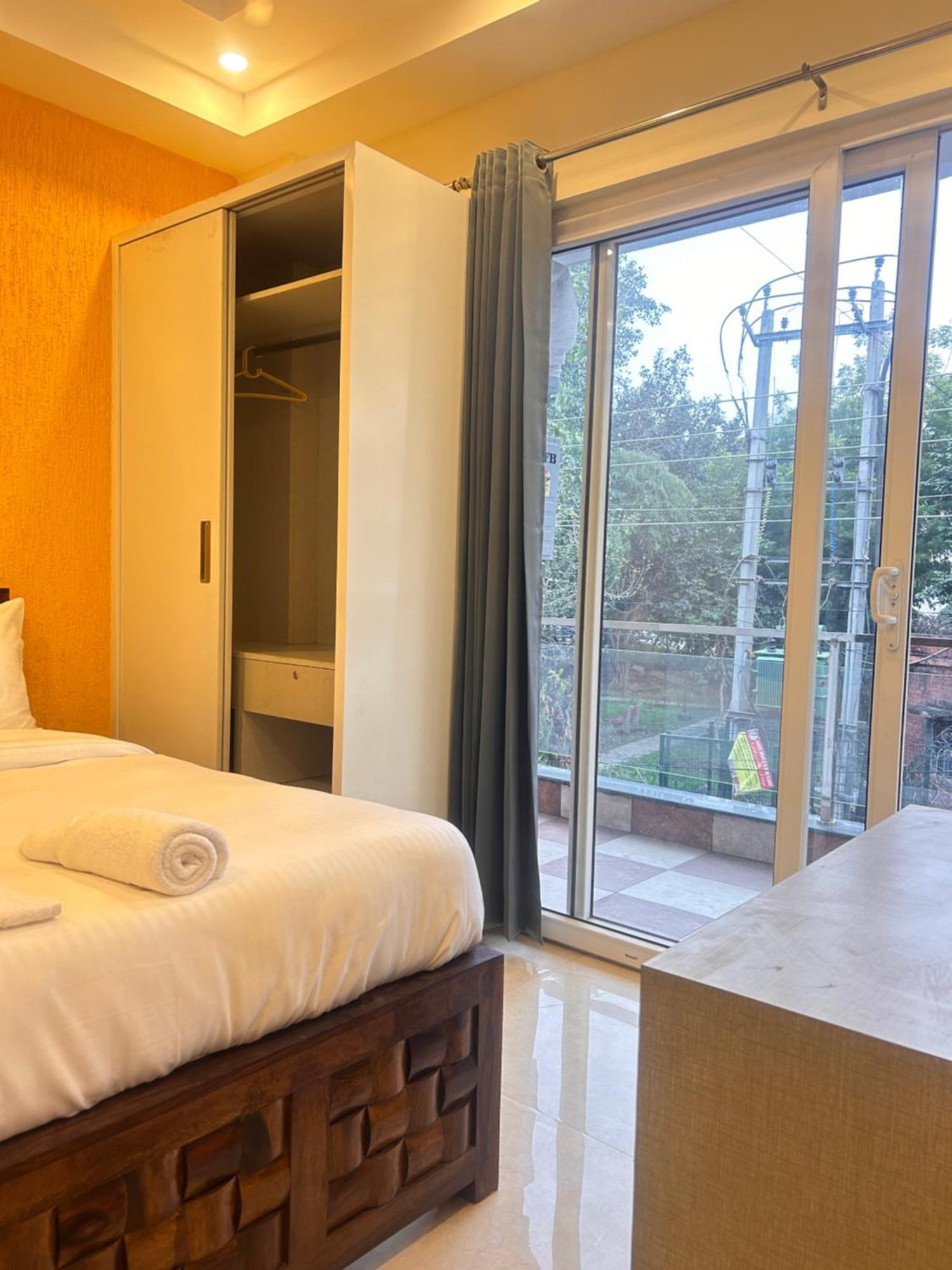 Lime Tree Service Apartment - Medanta Medicity, คูร์เคาน์ ภายนอก รูปภาพ
